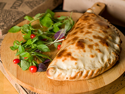 STROMBOLI & CALZONE